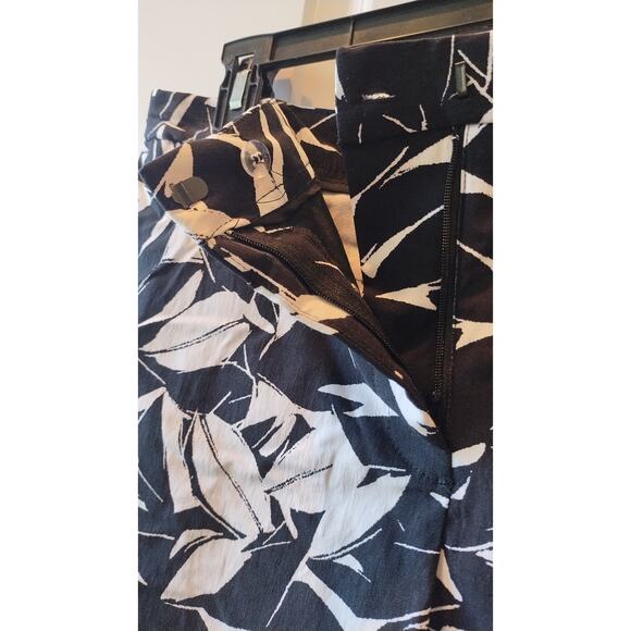 NWT Mario Serrani Italy Comfort Stretch Control non-denim Bermuda Shorts Sz 12 - Picture 3 of 13